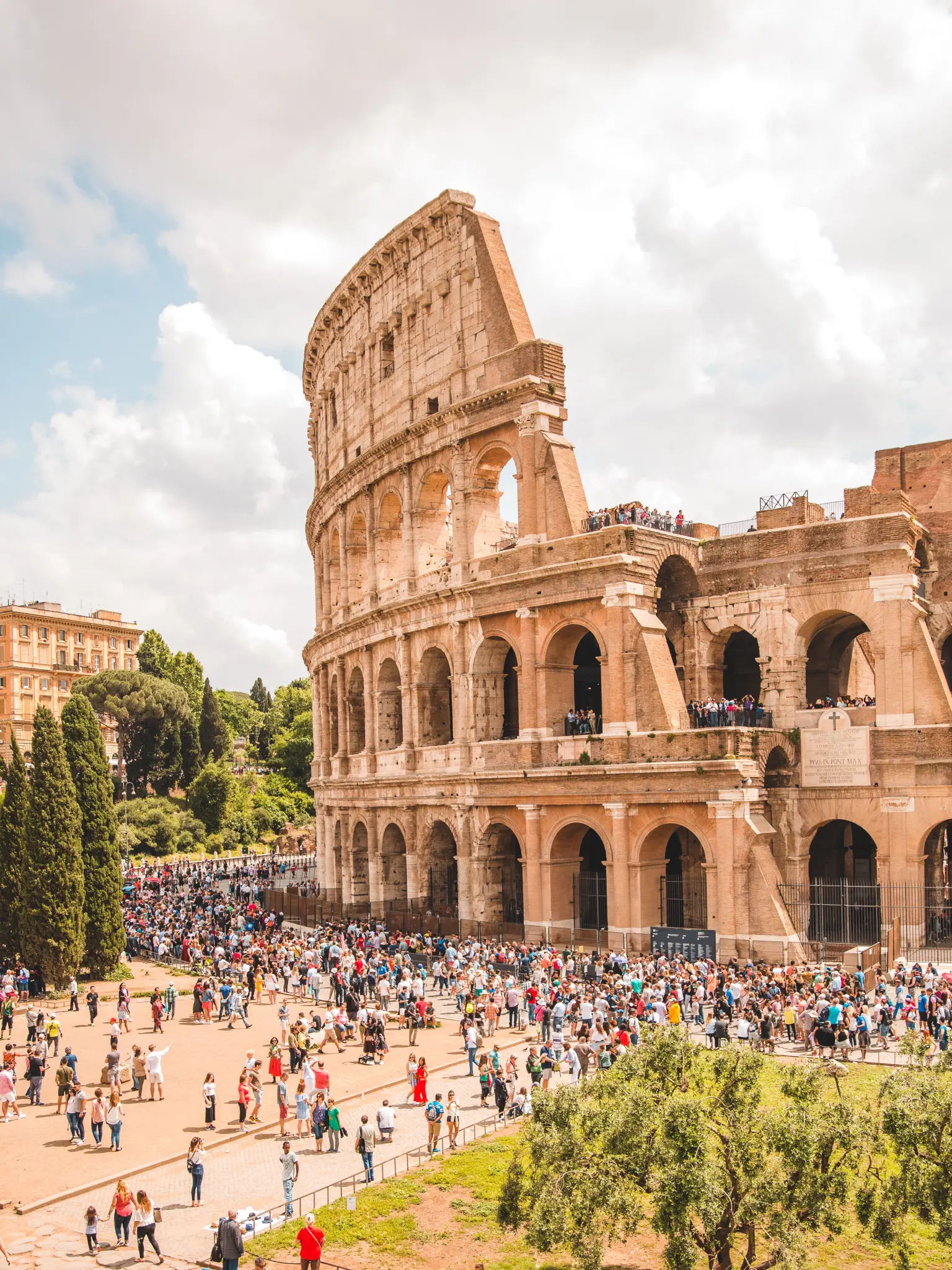 Selfie Culture Gone Wrong: Screaming U.S. Tourist Impaled on Colosseum Fence in Grisly Rome Incident